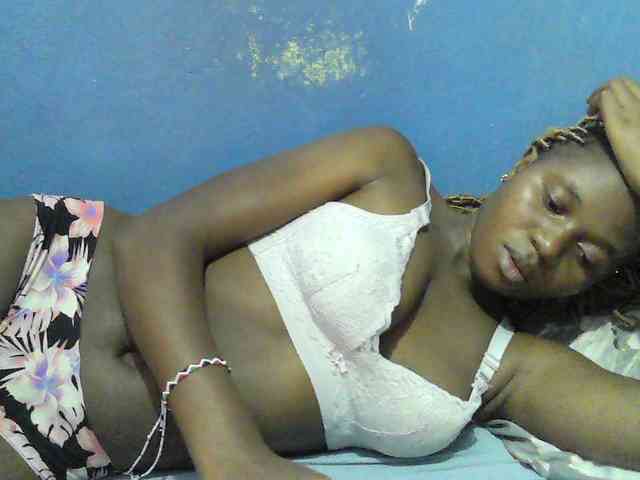 Mystiq-Ella webcam