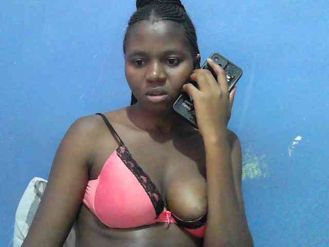 Mystiq-Ella webcam