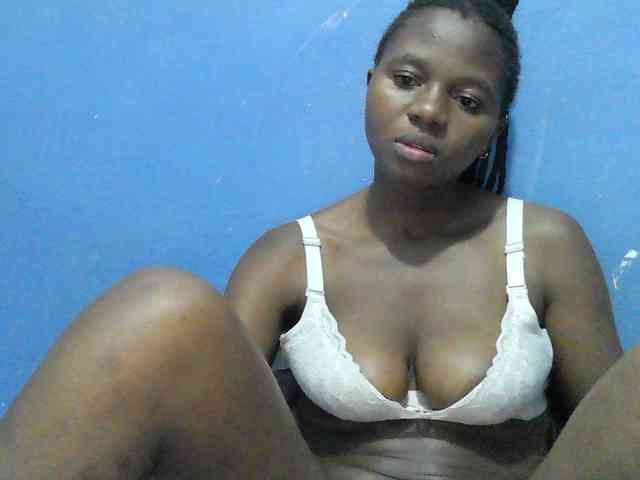 Mystiq-Ella webcam