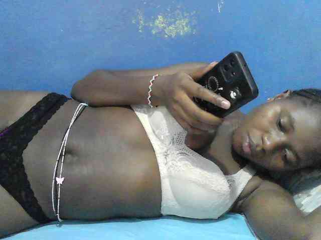 Mystiq-Ella webcam