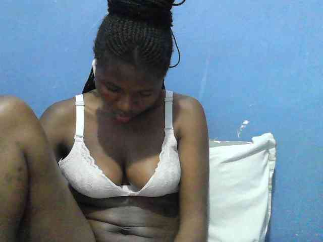 Mystiq-Ella webcam