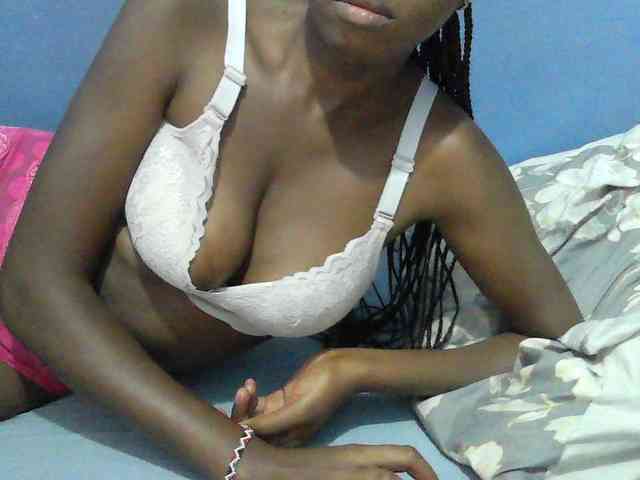 Mystiq-Ella webcam