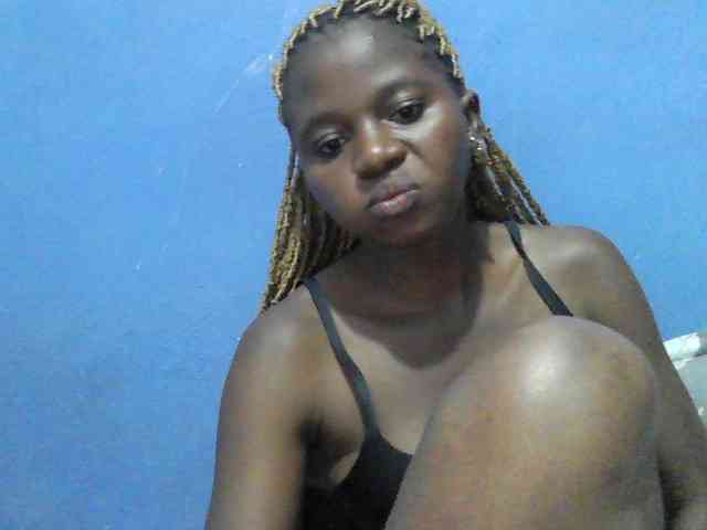Mystiq-Ella webcam