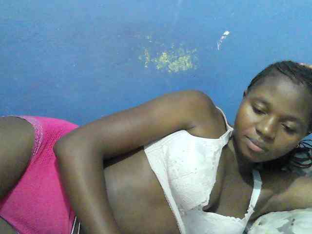 Mystiq-Ella webcam
