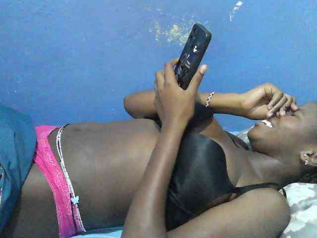 Mystiq-Ella webcam