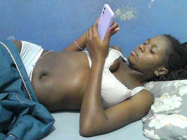 Mystiq-Ella webcam