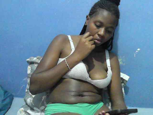 Mystiq-Ella webcam