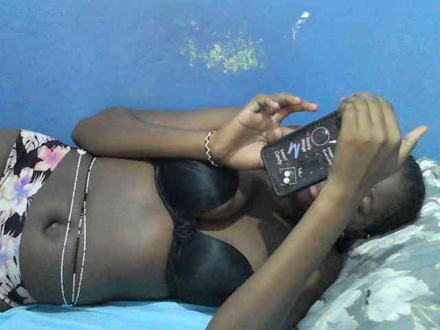 Mystiq-Ella webcam