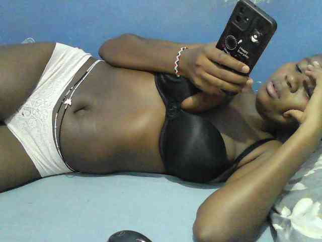 Mystiq-Ella webcam