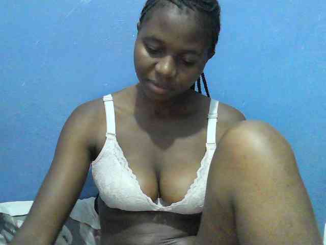 Mystiq-Ella webcam