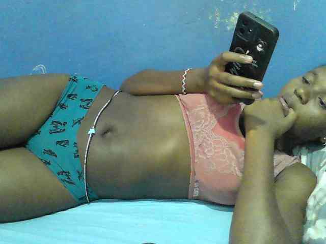 Mystiq-Ella webcam