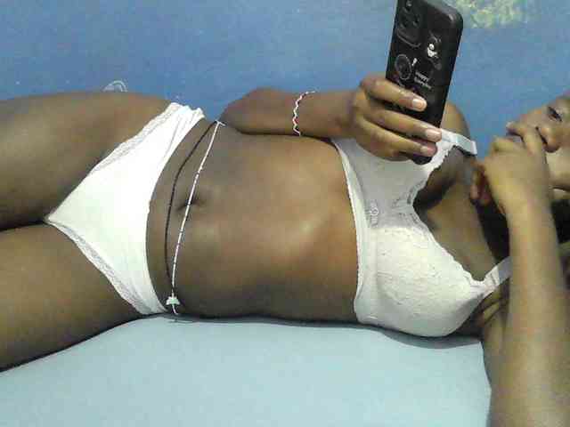 Mystiq-Ella webcam