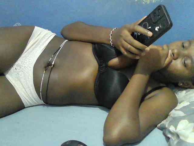 Mystiq-Ella webcam