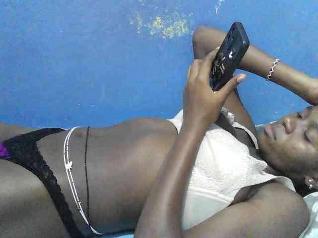 Mystiq-Ella webcam