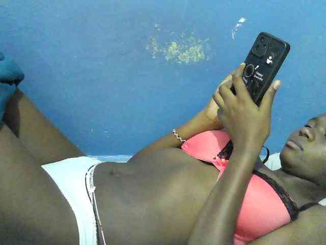 Mystiq-Ella webcam