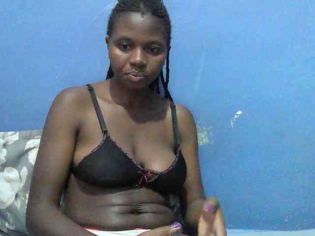 Mystiq-Ella webcam