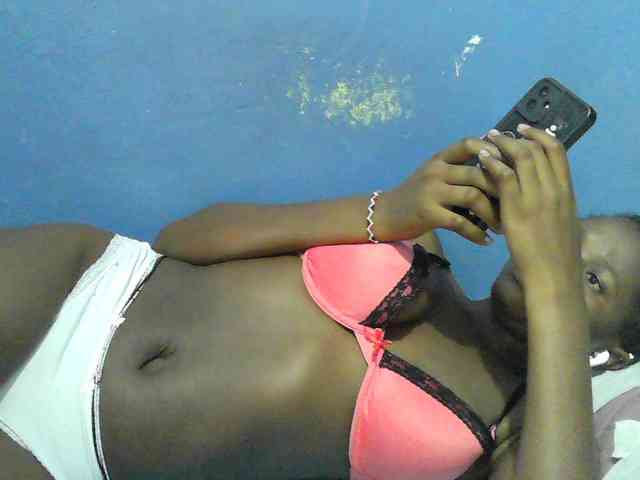 Mystiq-Ella webcam