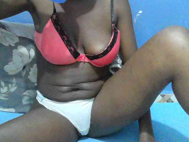 Mystiq-Ella webcam