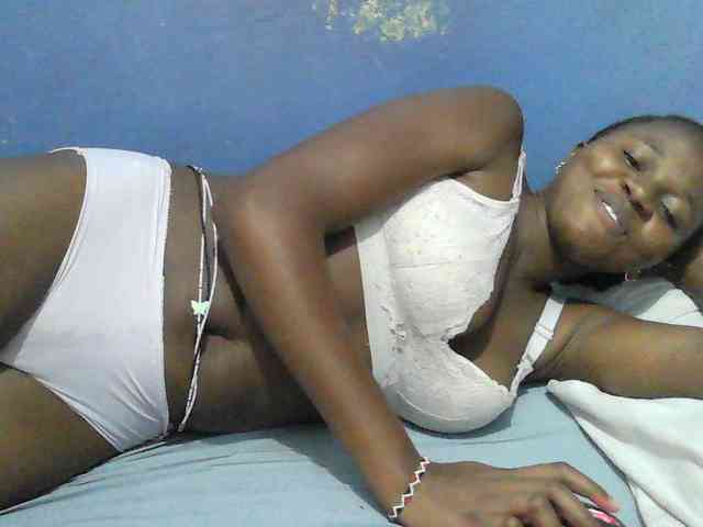 Mystiq-Ella webcam