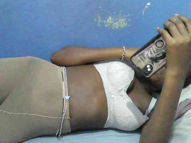 Mystiq-Ella webcam