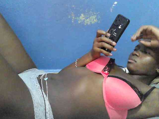 Mystiq-Ella webcam