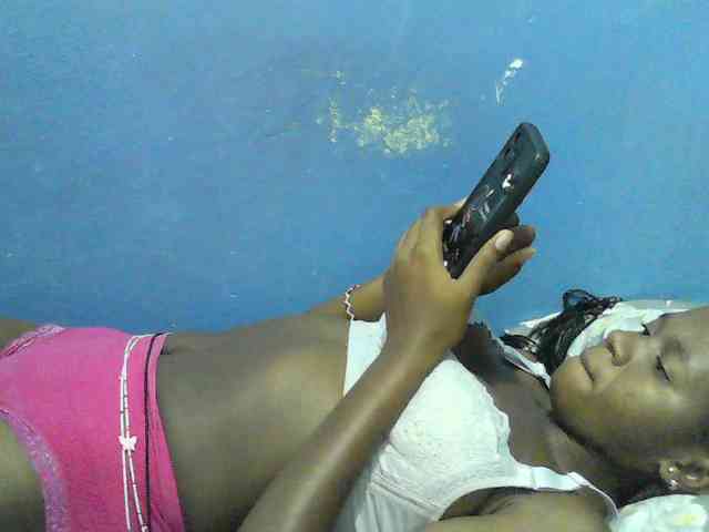 Mystiq-Ella webcam