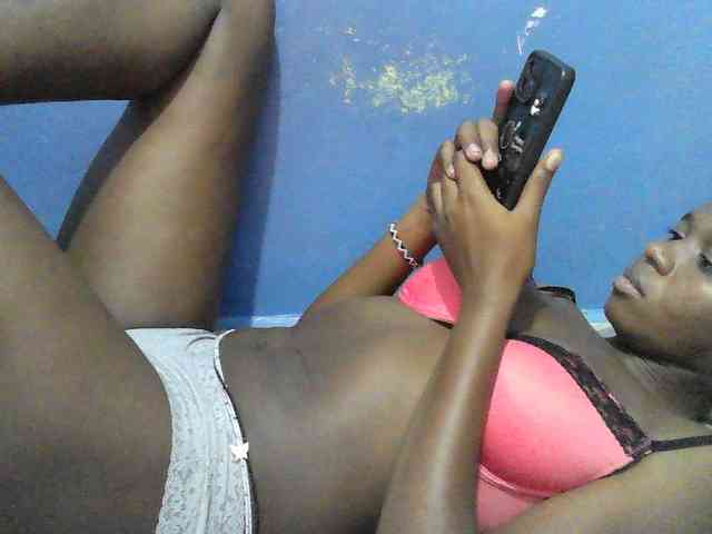 Mystiq-Ella webcam