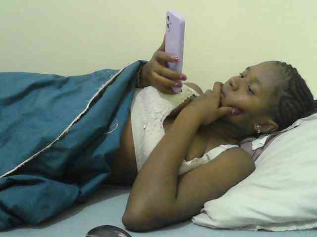 Mystiq-Ella webcam