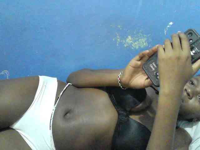 Mystiq-Ella webcam