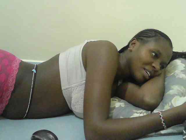 Mystiq-Ella Live Webcam on BongaCams