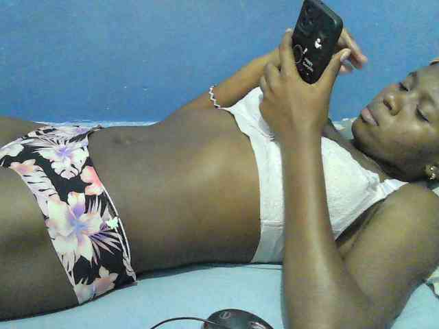 Mystiq-Ella webcam