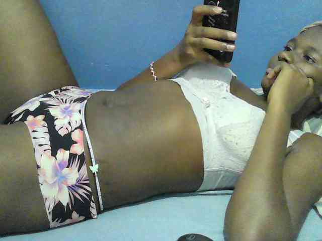 Mystiq-Ella webcam