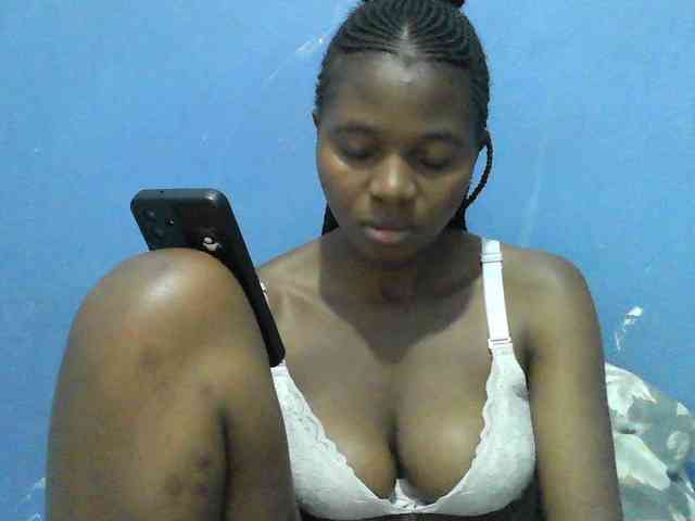Mystiq-Ella webcam