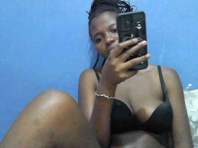 Mystiq-Ella webcam