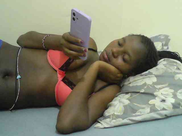 Mystiq-Ella webcam