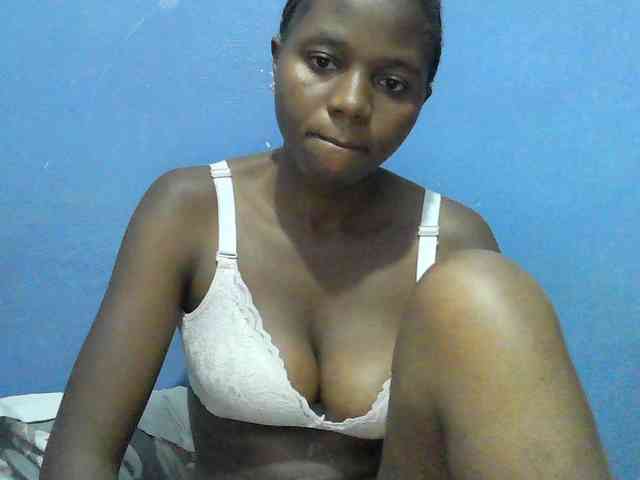 Mystiq-Ella webcam