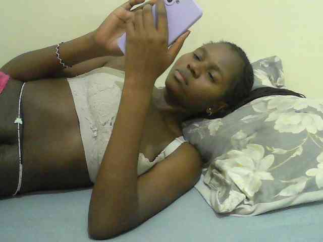 Mystiq-Ella webcam