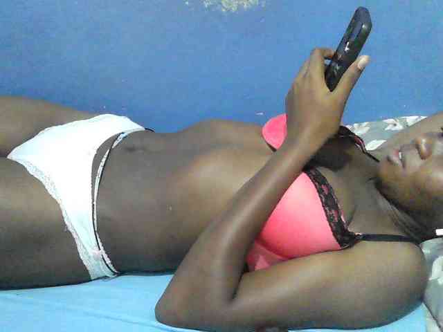 Mystiq-Ella webcam