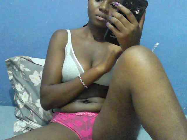 Mystiq-Ella webcam