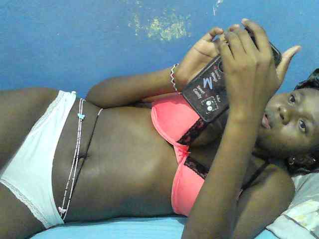 Mystiq-Ella webcam