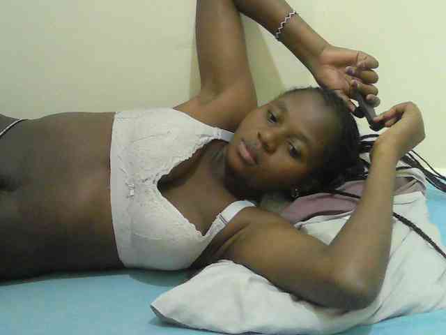 Mystiq-Ella webcam
