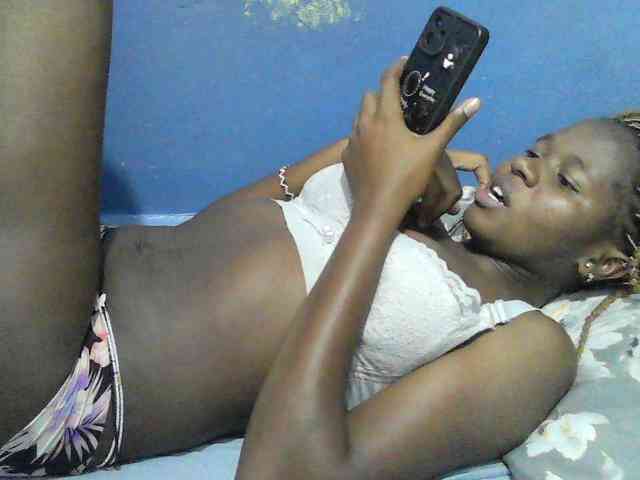 Mystiq-Ella webcam