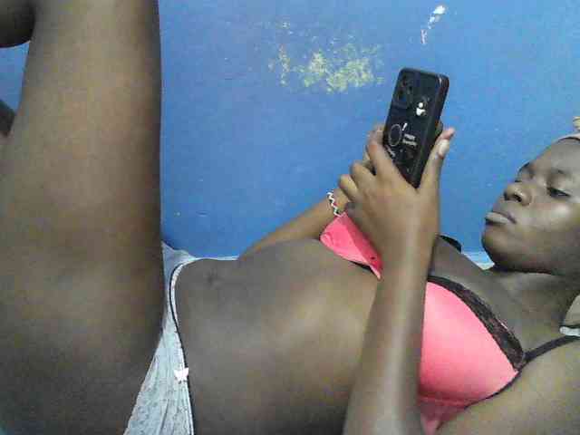 Mystiq-Ella webcam