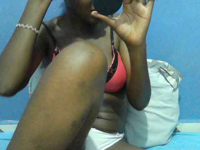 Mystiq-Ella webcam