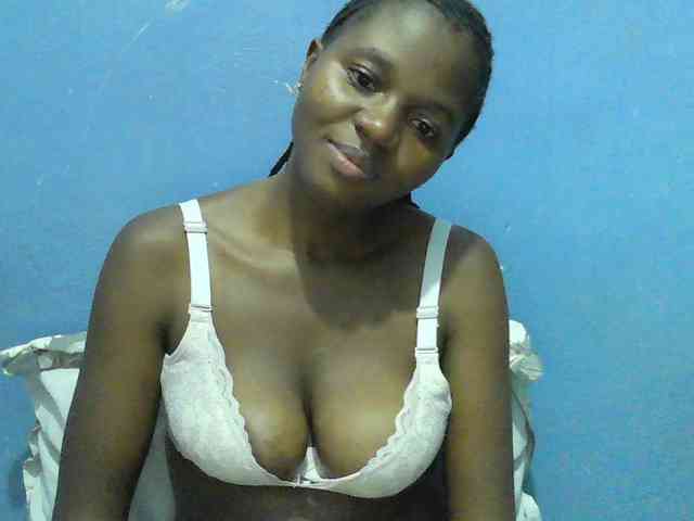 Mystiq-Ella webcam