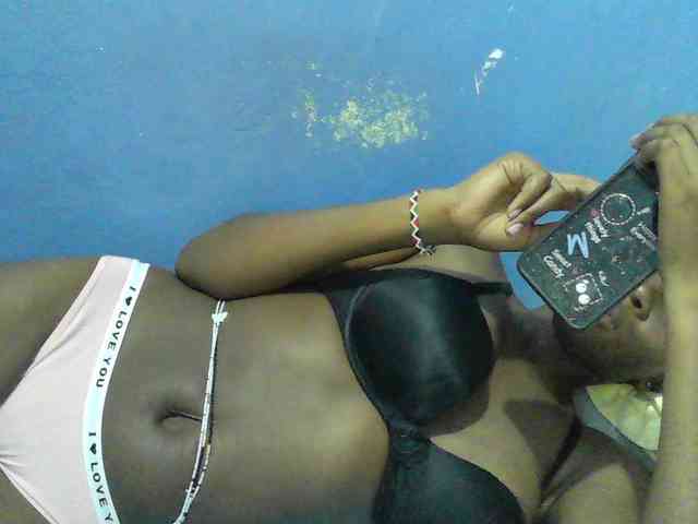 Mystiq-Ella webcam