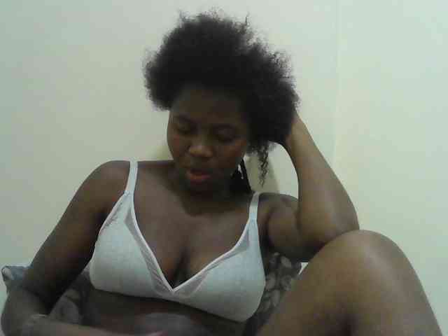 Mystiq-Ella webcam