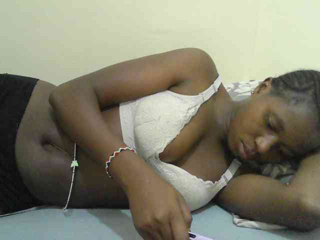 Mystiq-Ella webcam