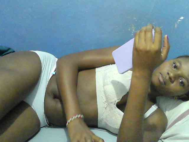 Mystiq-Ella webcam