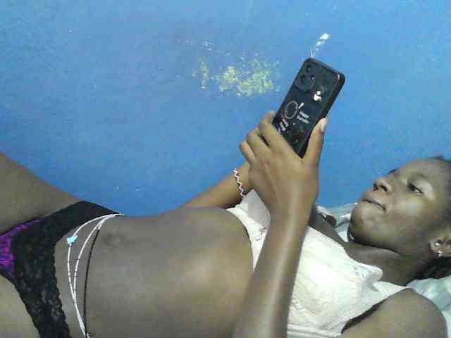Mystiq-Ella webcam